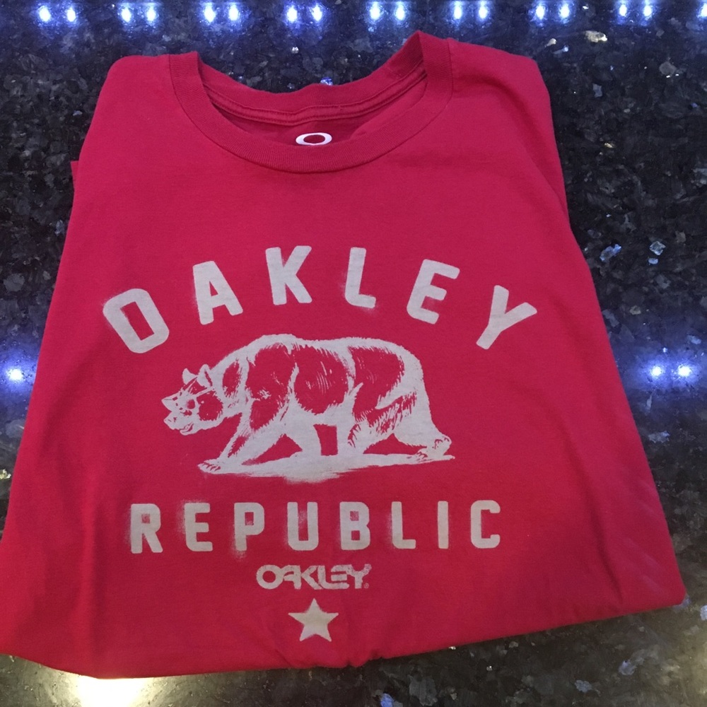 Oakley T-Shirt